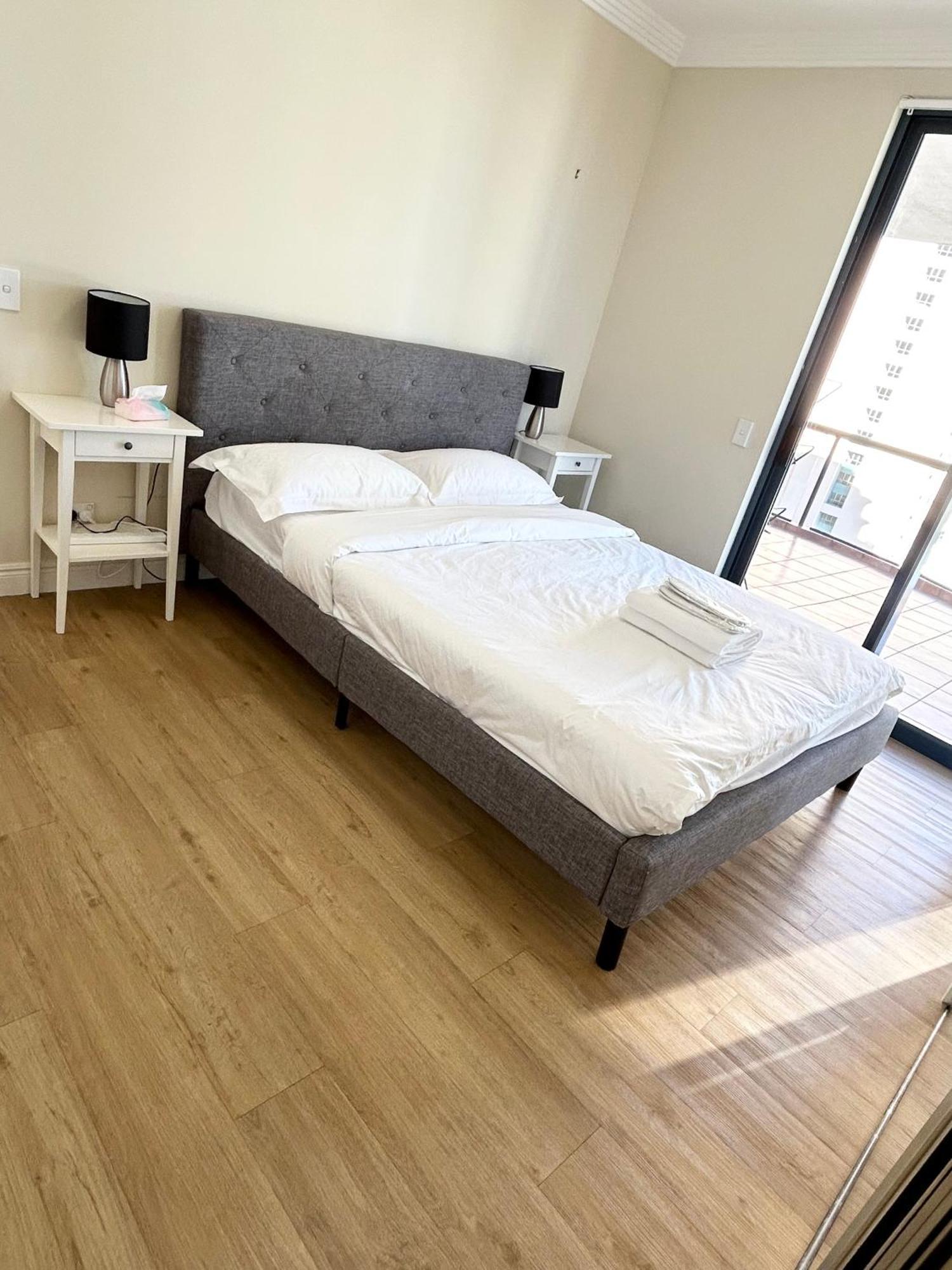 City View Rooms In Shared Apartment บริสเบน ภายนอก รูปภาพ